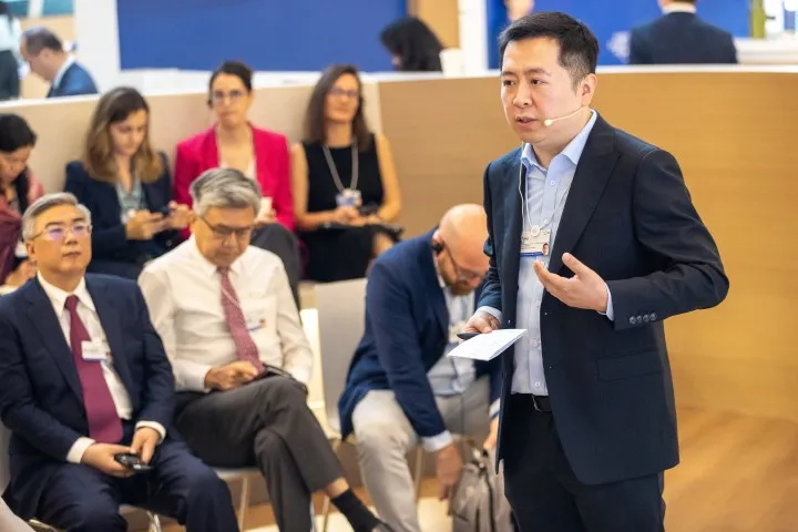 KEENON Robotics Explored 'Where Humans Meet Machines' at the World Economic Forum's Annual Meeting of the New Champions Dalian 2024: Robots Open The Door for AI to Enter The Physical World