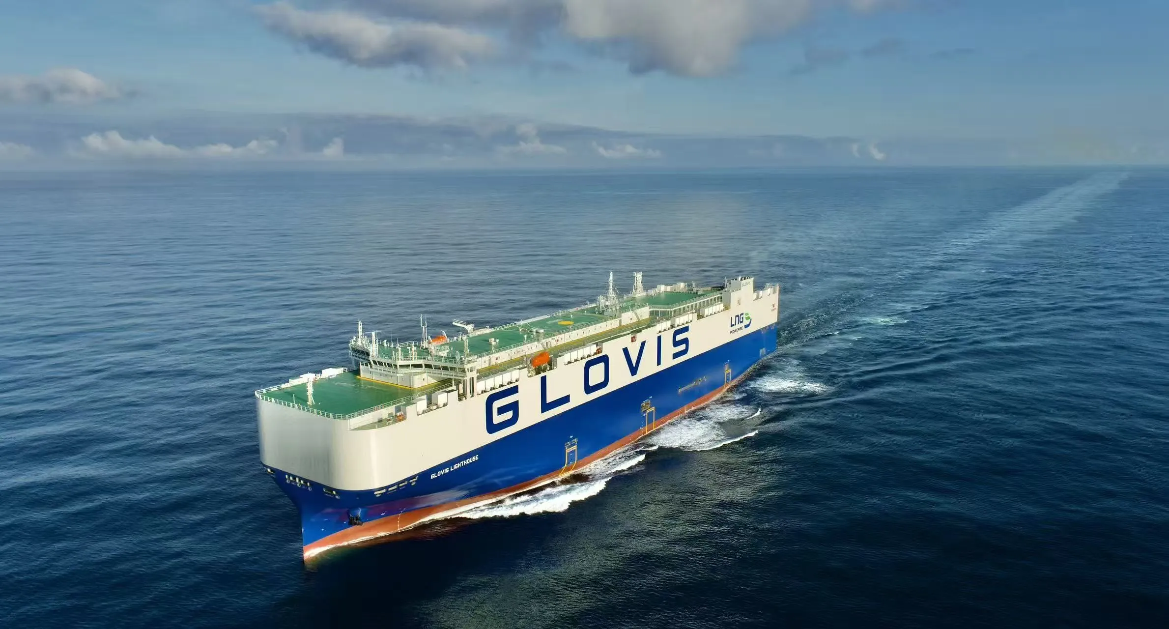 Seaspan Takes Delivery of First 10,800 CEU Dual-Fuel LNG Pure Car and Truck Carrier