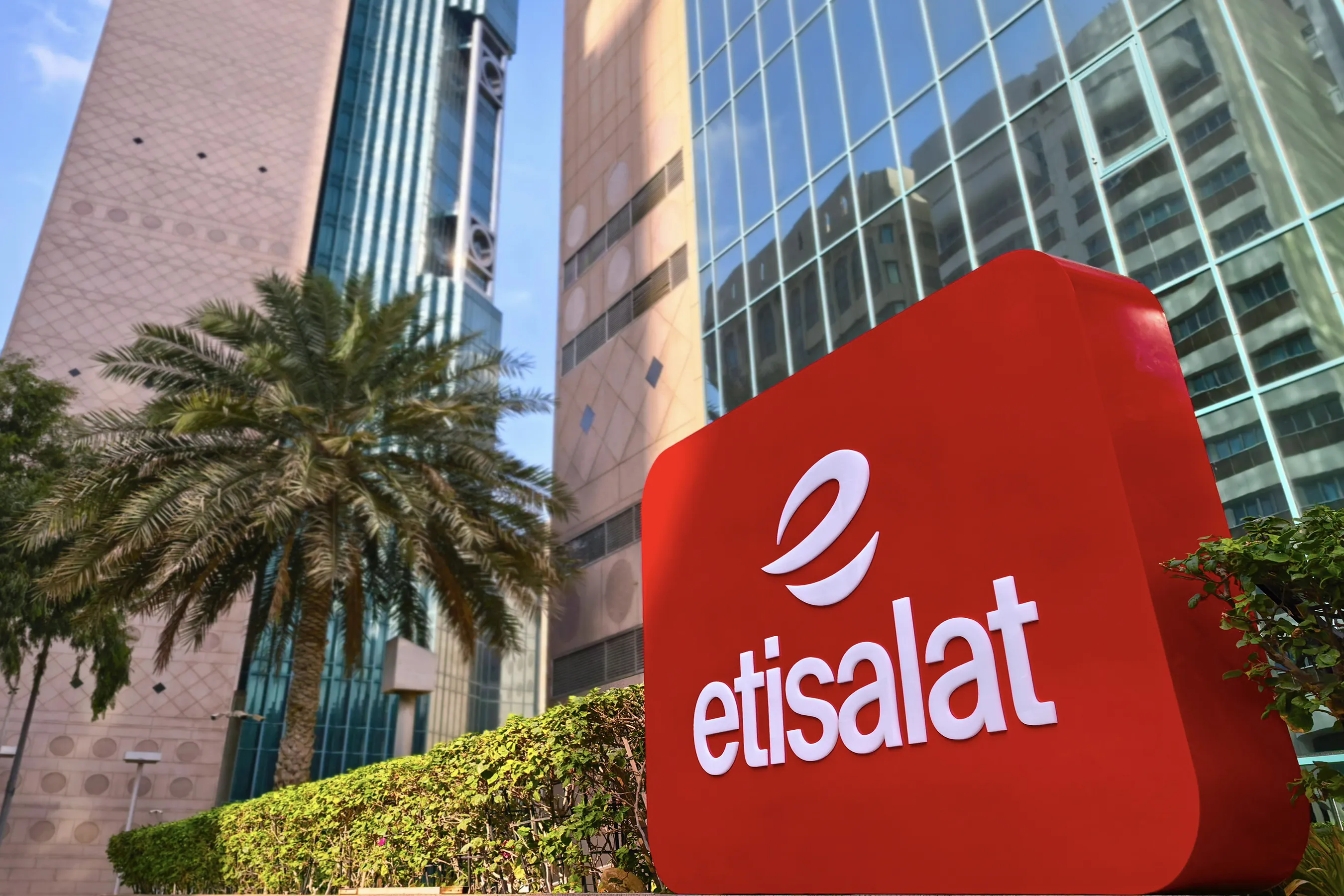 In the presence of Mansour bin Zayed etisalat launches project to expand digital infrastructure within the UAE and abroad to increase international connectivity to more than 500 Tbps by 2030